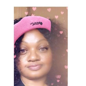 Meet your Posher, Evette